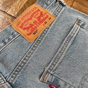 Levi's 32x34 501 Light Wash Jeans